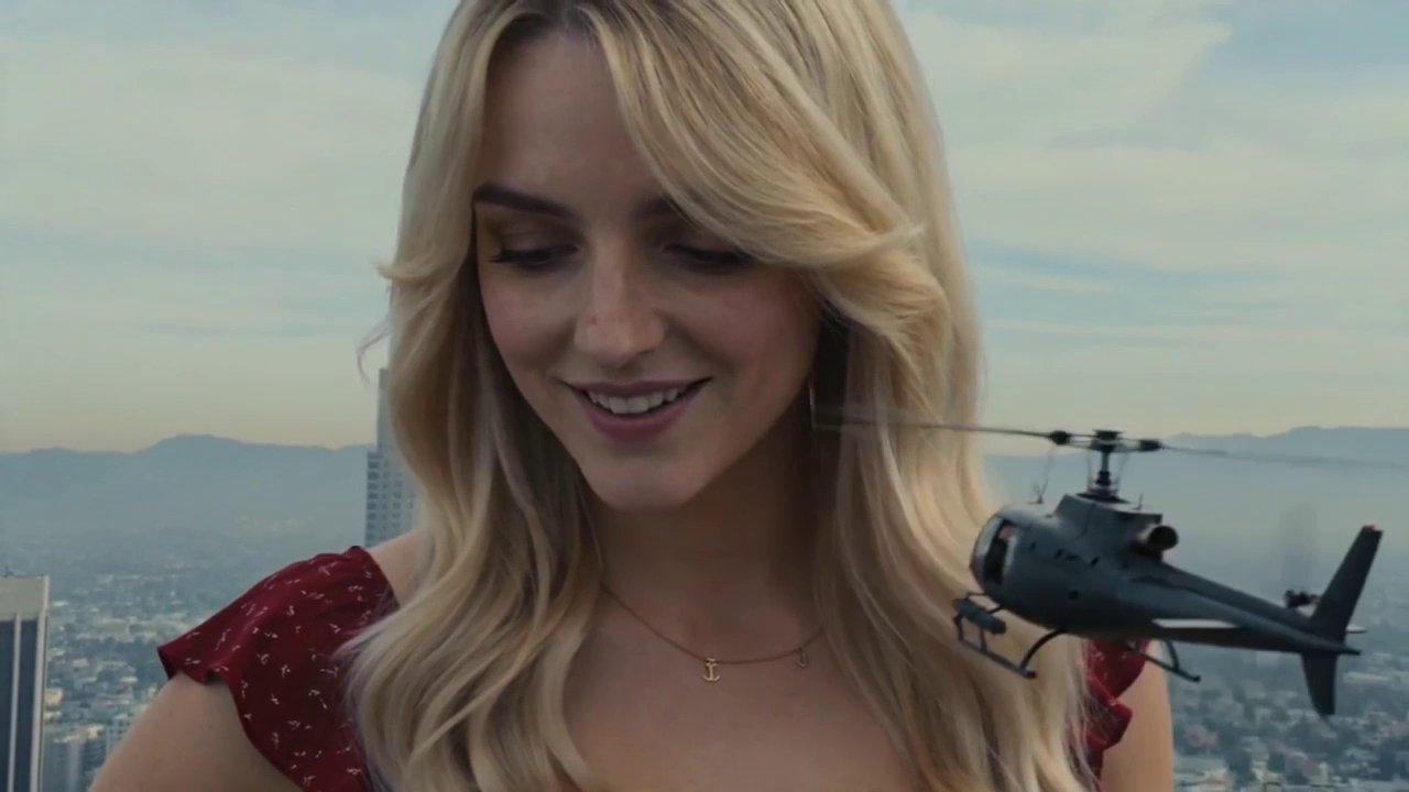 3 pic. LA is just a miniature playset when you're miles tall. 🚁 See the full video of an oblivious McKenna casually stepping on the skyline—now available exclusively on my DeviantArt subscription tier! 🔗https://t.co/y7YD9NHtJt #McKennaGrace #Giantess #GiantessCommunity #Macro https://t.co/cHgUt2XUBN