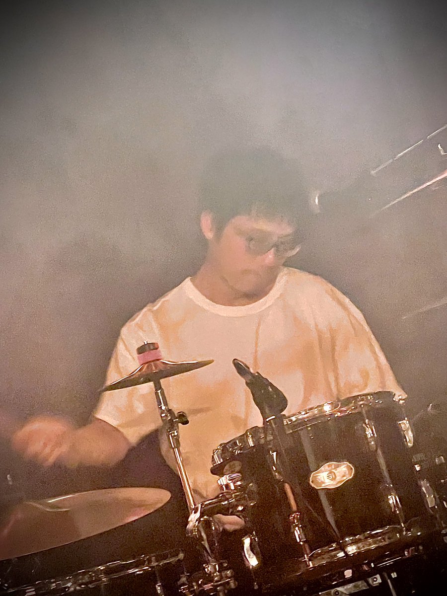 aki_cc97's tweet photo. 東京でライブやりたいよね
なんて言ってたのはもう10年前
昔から色々と言われてきたけど
このタイミングでこのメンバーで
仲間達と初めてを共有出来て
本当によかった
長野からも都心からも来てくれて
本当にありがとうございました
まだまだやりたい事が沢山あります
楽しい時間を共有していきましょ https://t.co/iA9aFUGJBY