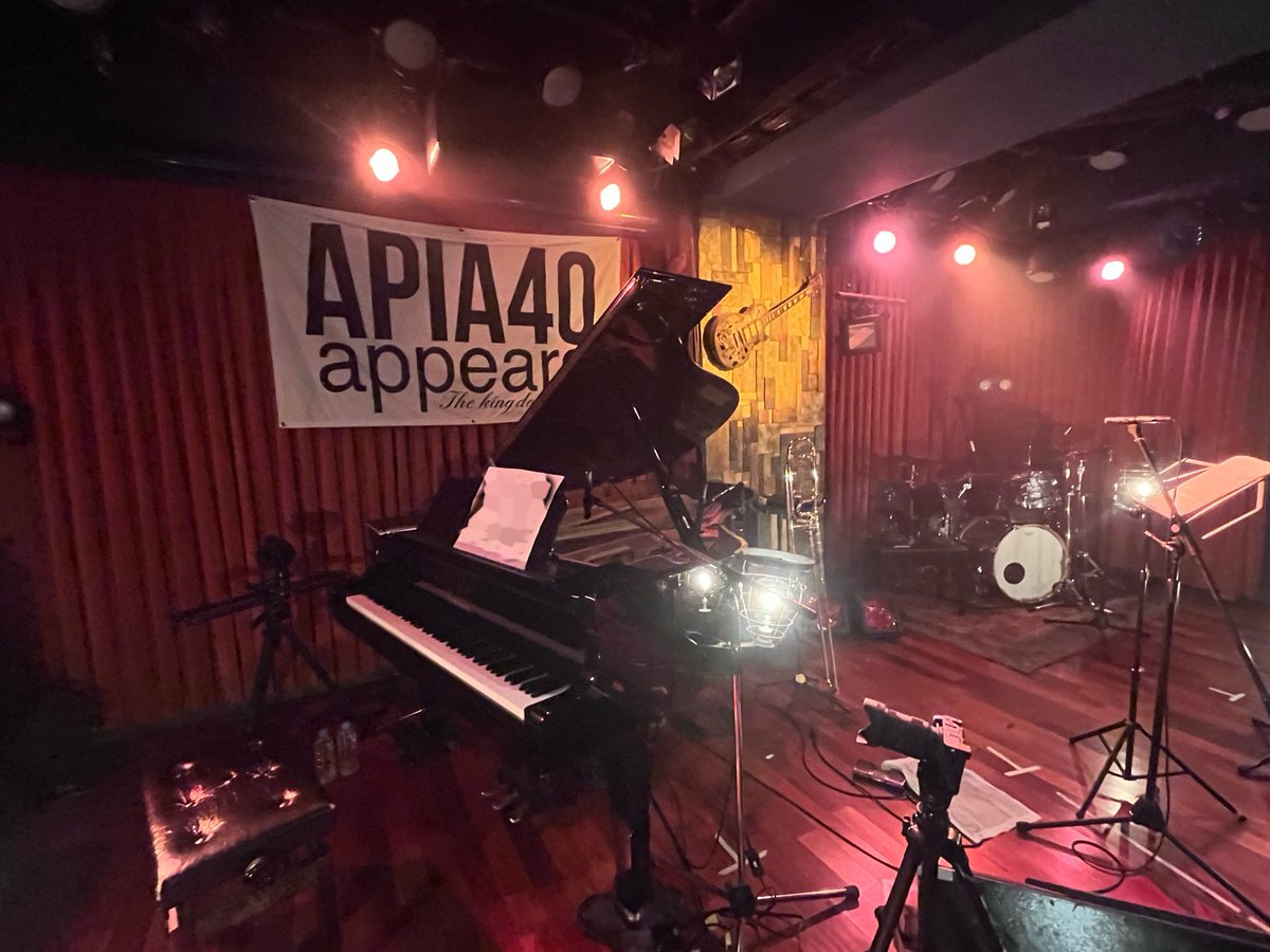 kaoo_oringoo's tweet photo. 二者多様〜他ジャンルへの広がりVol.3〜🦁👿

1台のピアノ。同じ曲。
なのに、弾く人が変わ��だけで
雰囲気がまったく違う✨
それを聴けるのも二者多様ならではの楽しみ🤭
昨夜もたっぷり浸りました！！

#松永裕平　さん
#みやけん　さん
#余韻会 https://t.co/p6qPkZ3QYE