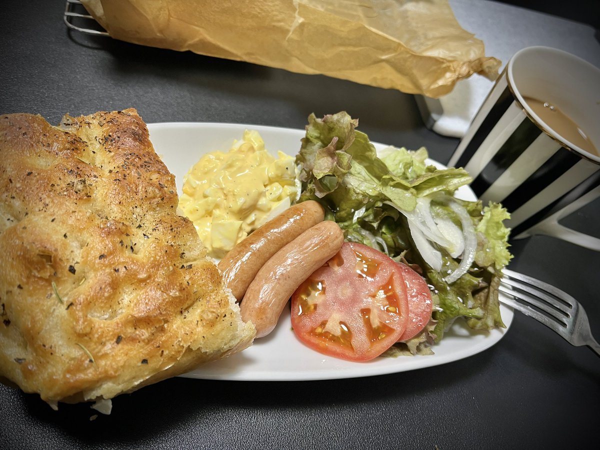 watakushi34's tweet photo. 今朝のフォカッチャ！
サンドイッチにしていただきました！😋🥪 https://t.co/4ALYgtZboj