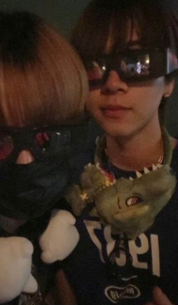 itsuki (ex-boysplanet) has unarchived some photos with haru and started following xlov on instagram!