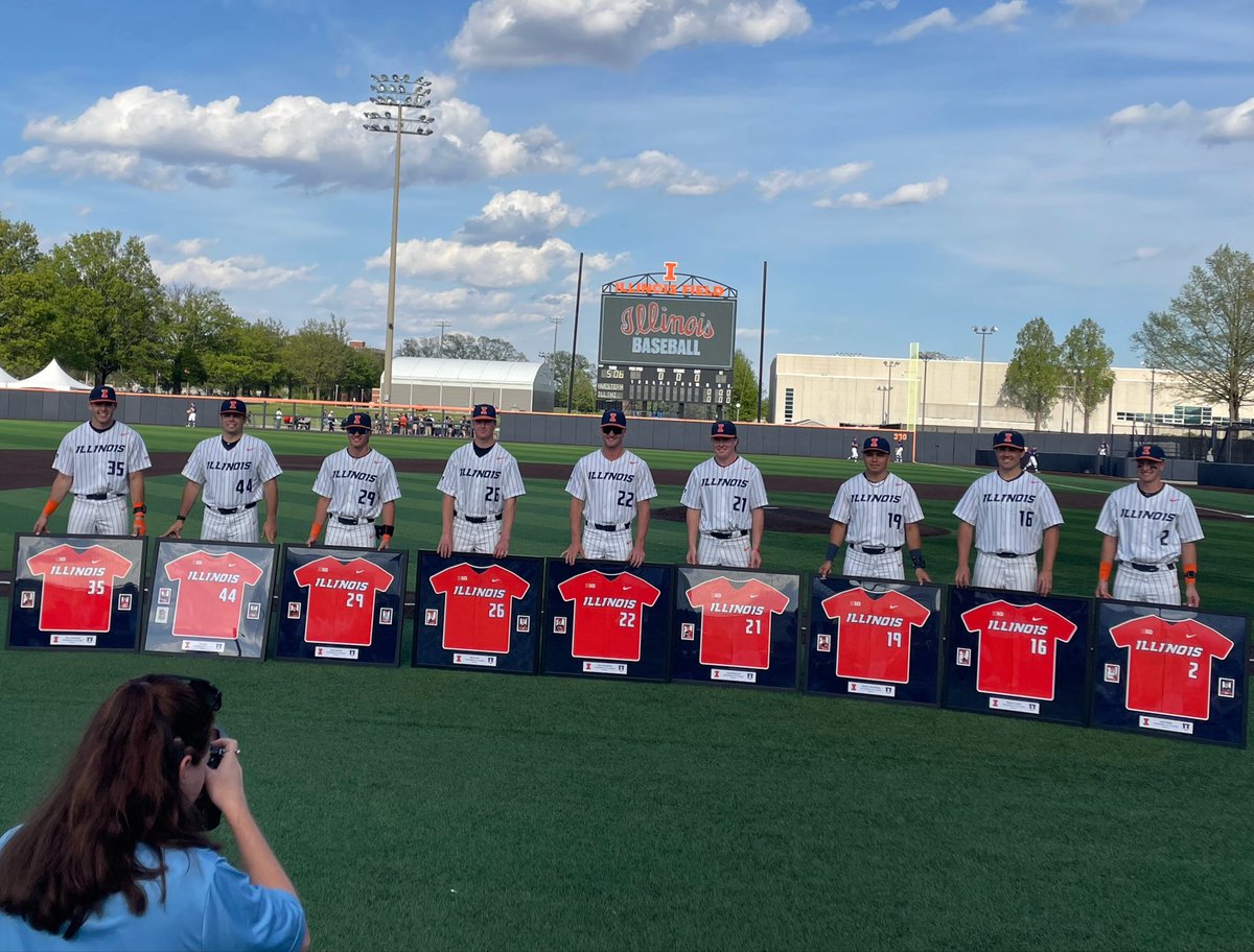 scott_beatty's tweet photo. Seniors. https://t.co/3LDk0abGfP
