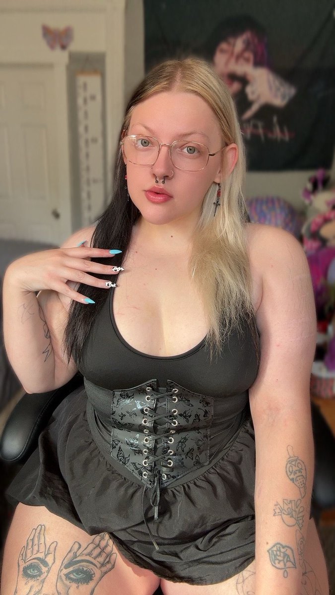 AltDae420's tweet photo. 🥰🖤 https://t.co/c2QHdzOPKk