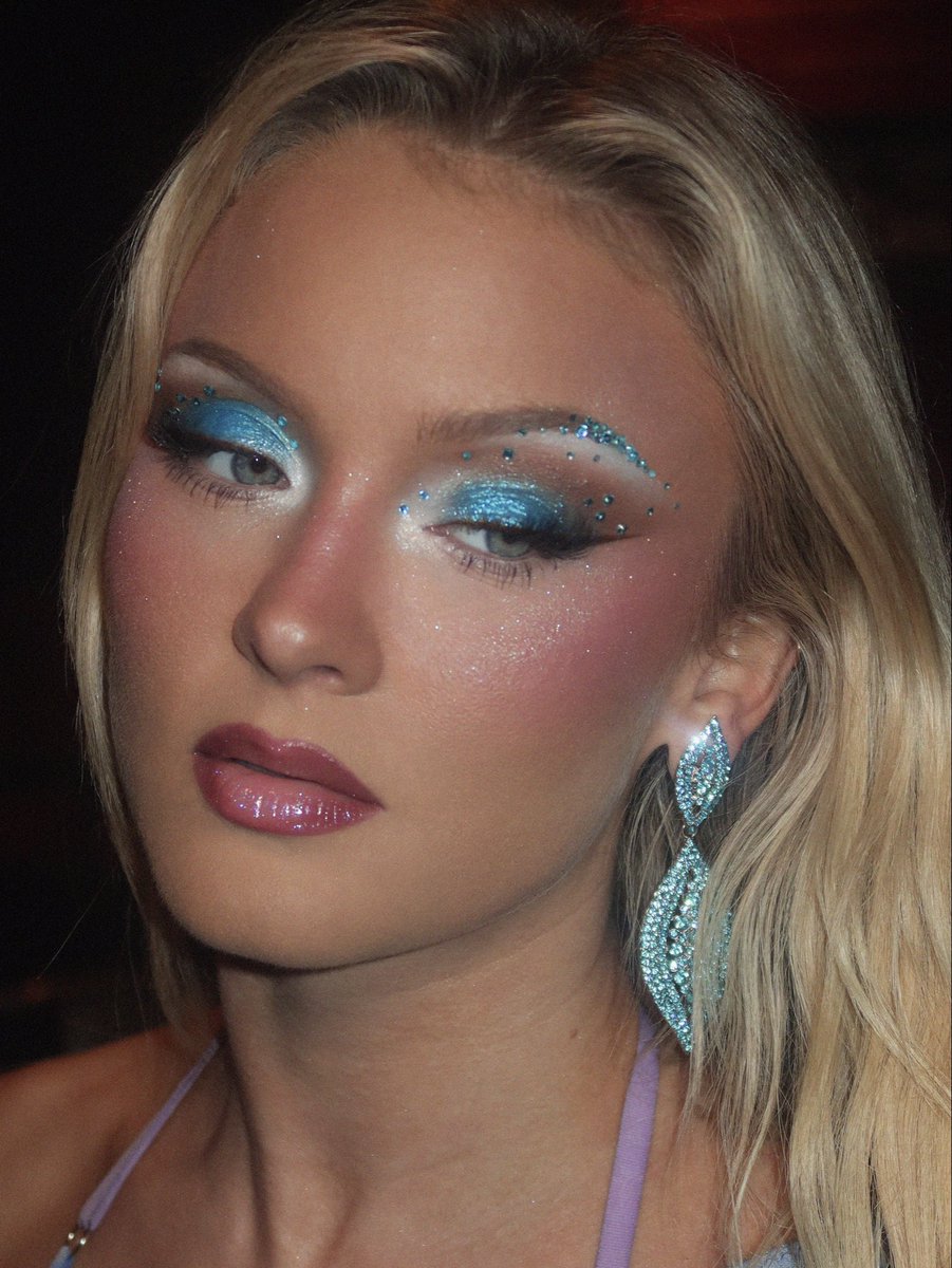 mistysolana_'s tweet photo. Oh Sophia Sinot the MUA you are... https://t.co/3vuDRjW3Bj