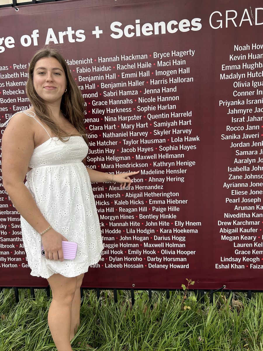 laidroo's tweet photo. #IUGrad26 #IUBGrad26 https://t.co/XiKQYwLqps
