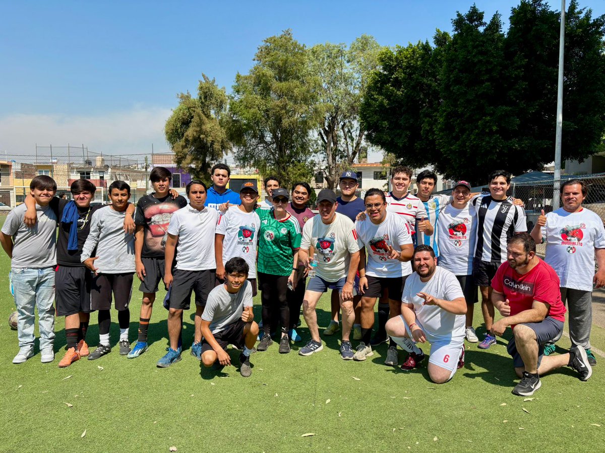 11Mayorquin's tweet photo. Participamos en el #MubdualitoPRI del Comité Municipal PRI Guadalajara el deporte es una de las mejores formas de prevenir la violencia entre las #juventudes felicidades a todas y todos los participantes 🟢⚪🔴⚽🥅
@VeroFlores_MX @PRIJALOFICIAL https://t.co/q9emSQhHVm