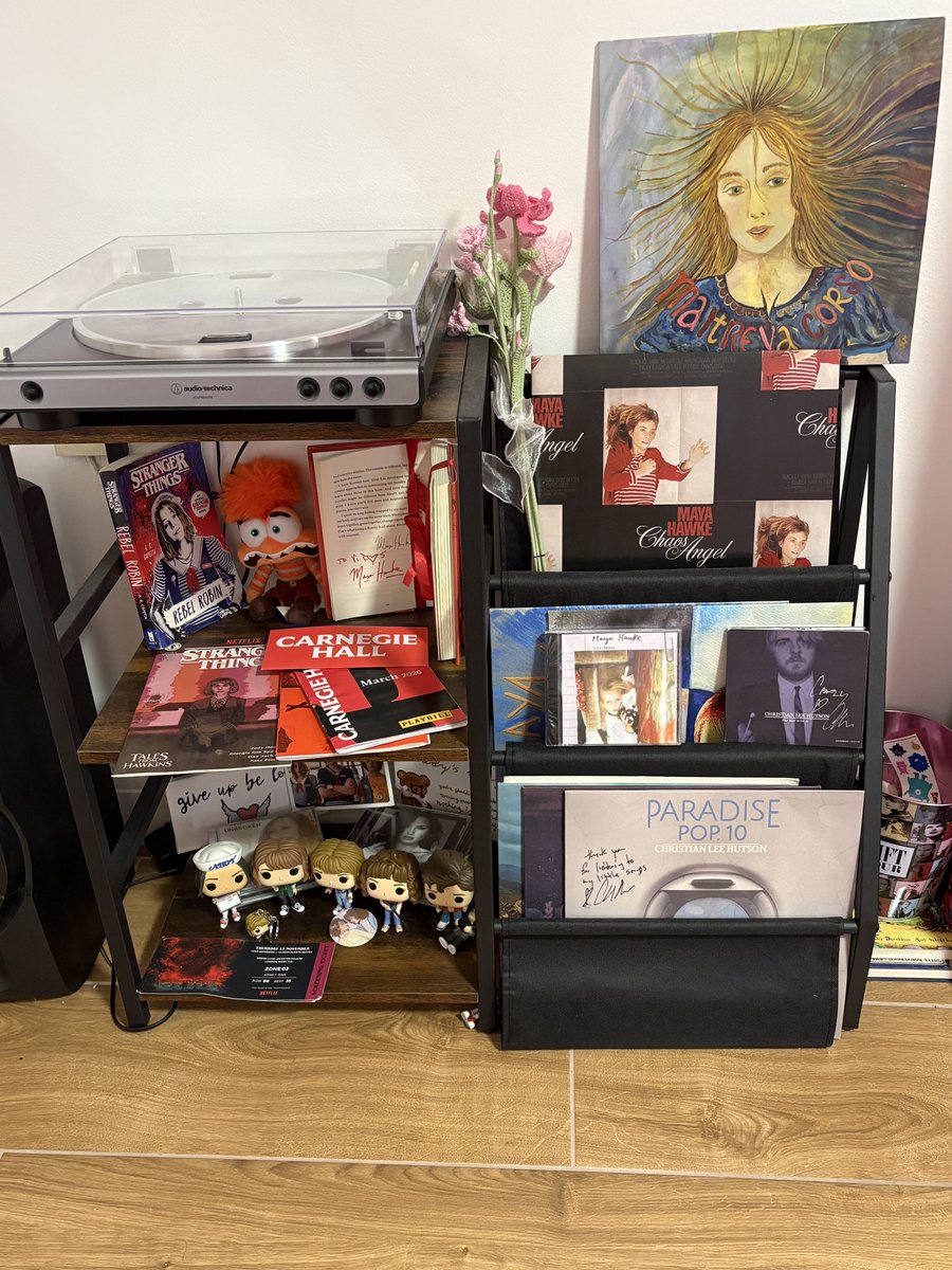 kid_in_the_car's tweet photo. maitreya corso looks so good in her new home https://t.co/FZkToMwej1