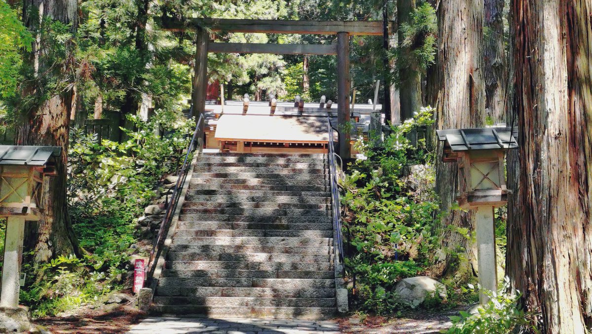 Takker9's tweet photo. 最後の仁科神明宮へ。
神聖とはまさに、この神社。
#犬神家の一族
#那須神社 https://t.co/H763MAvjov