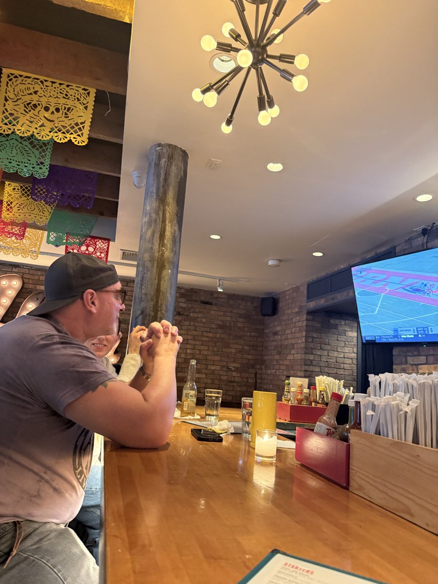 quickstickblog's tweet photo. “What is this sport?” - UES bar goer

#growthegame https://t.co/XanMi7k705