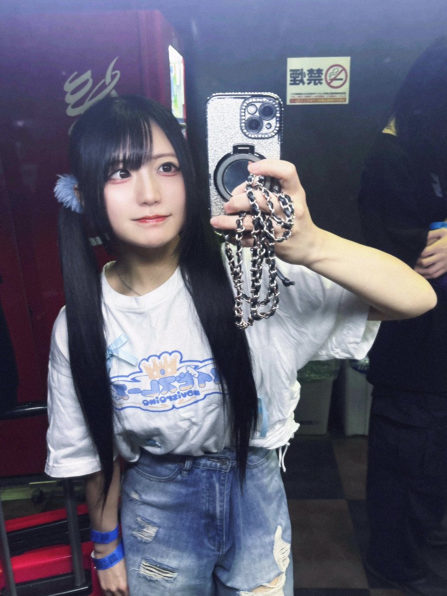 あや tweet media