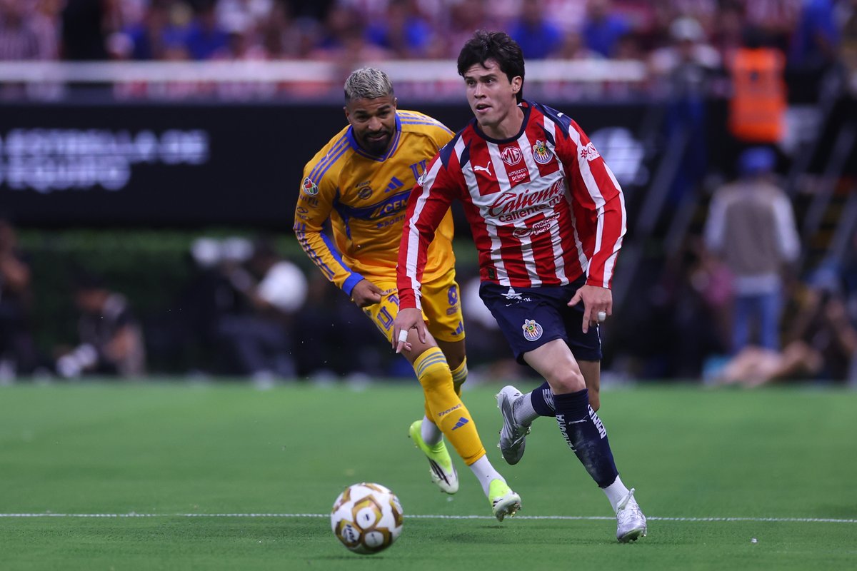 Chivas's tweet photo. ¡HASTA EL FINAL, ROJIBLANCOS! 🔴⚪️ https://t.co/sUH3ZRL26n
