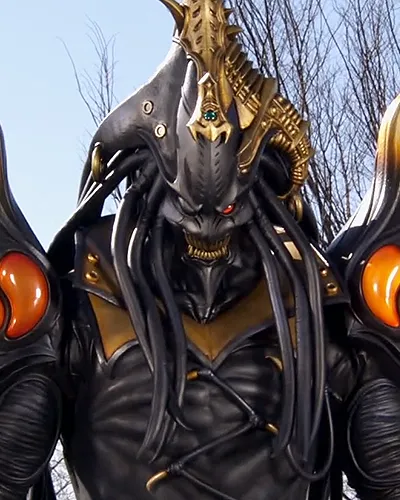Pensando mt q o Vilgax ficou parecidíssimo com o Imperador Mavro de Gokaiger