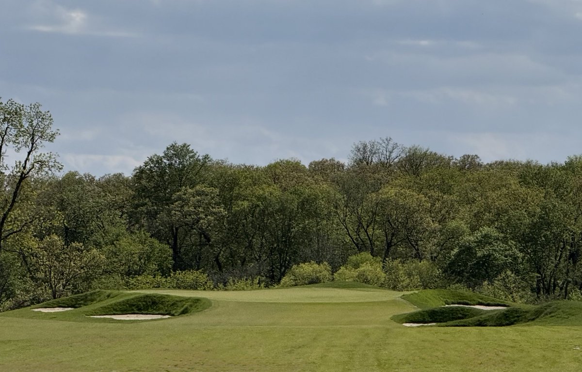 BendelowGreens's tweet photo. I had a chance to tour the @thesiloclub in Nevada, Iowa this week. The Silo Club (formerly Indian Creek 1926) was purchased by the Veir Family and underwent an extensive redesign led by Kevin Hargrave (Keith Foster). 

Unique in that it’s a 9 hole, upscale golf club.  This place will undoubtably receive national attention. They’ve taken a minimalistic golf centric approach that reflects all things Iowa. The property is tucked away in the Indian Creek Valley, very secluded and serene. 

The Silo Club will be an extremely special place. Excited to see the finished product. They anticipate opening early this summer.