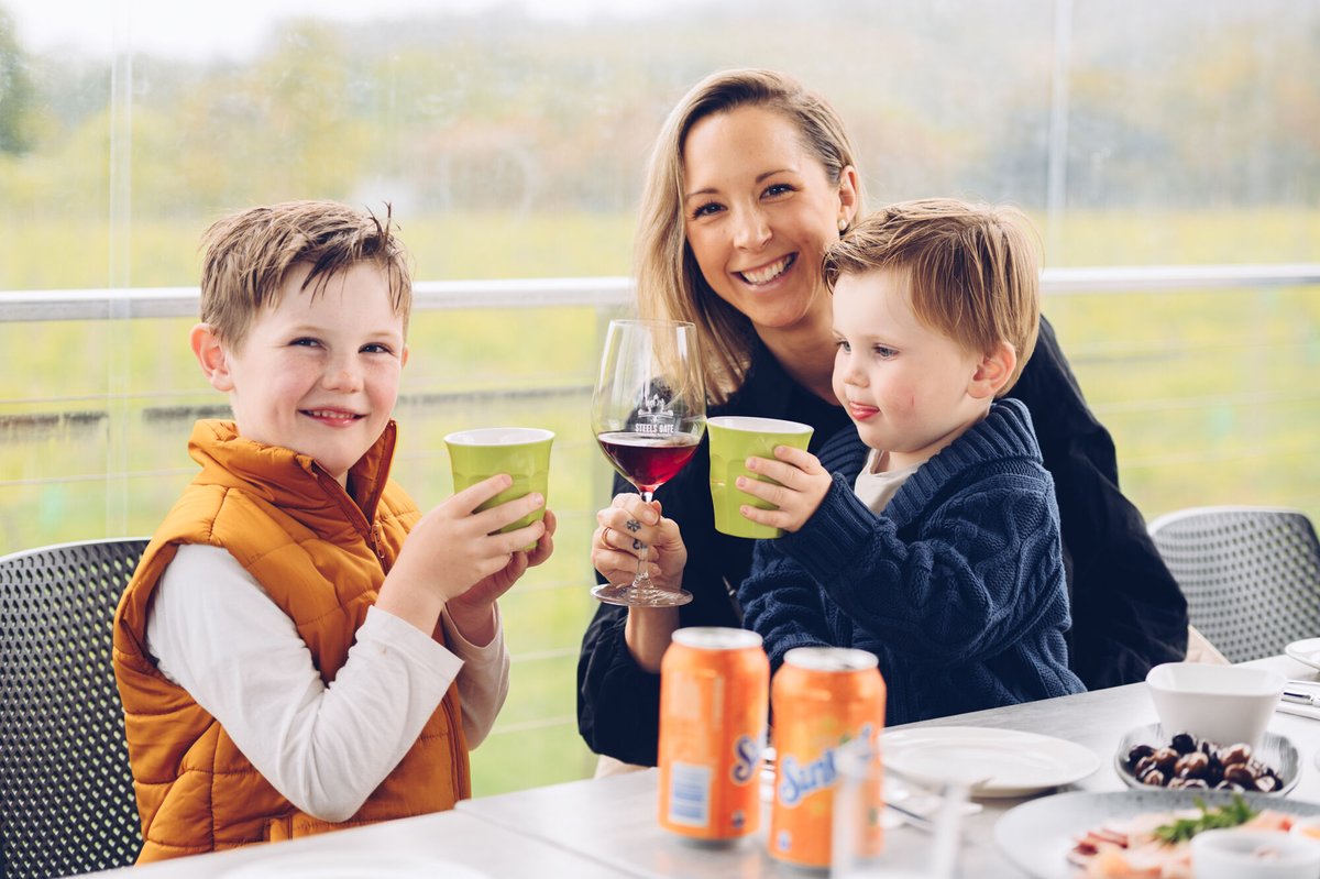 SteelsGate's tweet photo. 💕 Happy Mother’s Day! 💕

To all the wonderful mums, grandmothers, and mother figures—thank you for everything you do. Your love, patience, and warmth make the world a brighter place.

We hope your day is filled with relaxation, joy, and plenty of well-deserved spoiling! https://t.co/TXrTnQCyR5