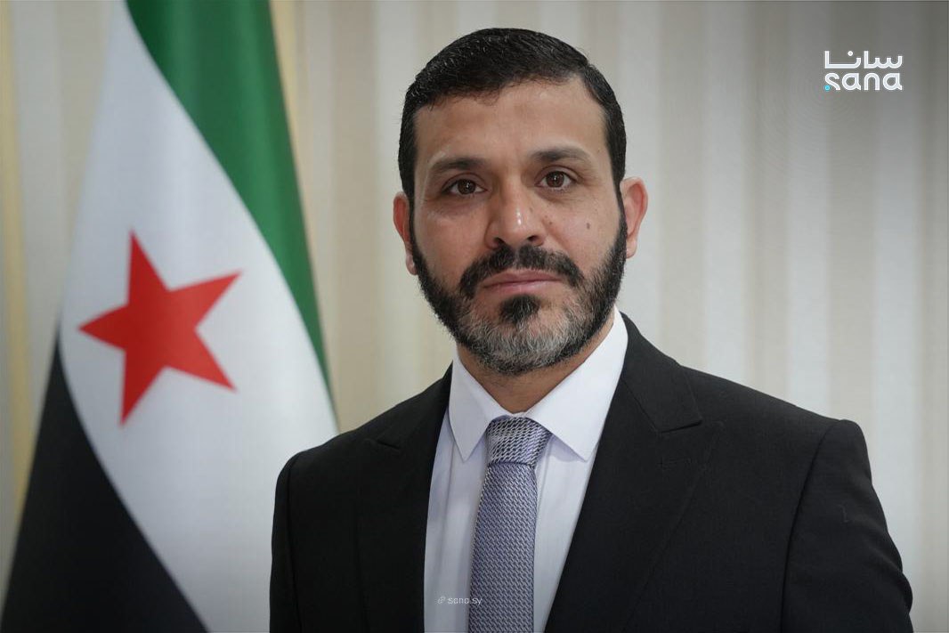 اللاذقية مدينة البحر والصبر تستحق مرحلة فيها حضور أقرب للناس وتنظيم أقوى للخدمات 
و #الرئيس_أحمد_الشرع يعيّن أحمد علي مصطفى محافظ للاذقية ضمن خطوات إعادة ترتيب الإدارة المحلية وتعزيز العمل بالمحافظات
لأنو بناء المحافظات يبدأ من مسؤول يعرف وجع الناس 
#سوريا_الجديدة #اللاذقية #سانا