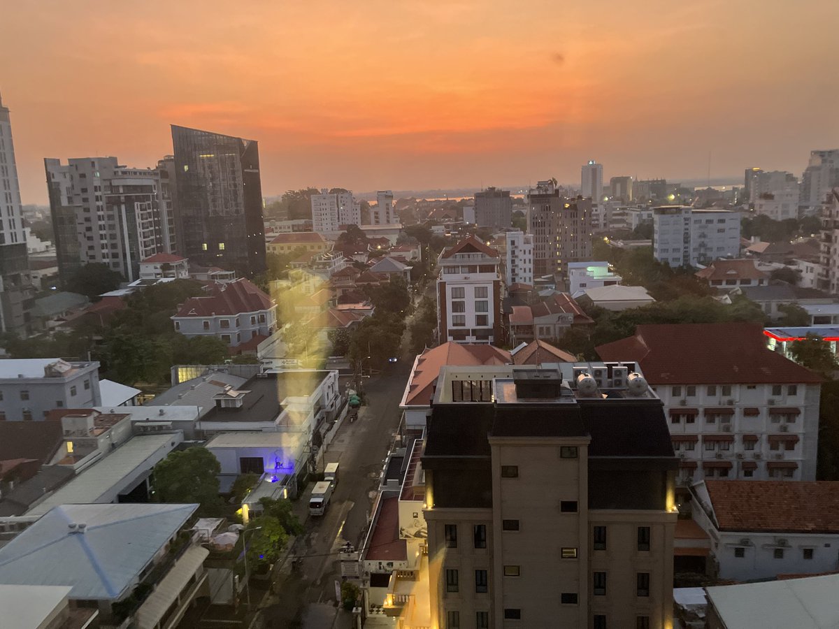 Tobia2410's tweet photo. Good morning #Phnompenh https://t.co/0T7Y9odssY