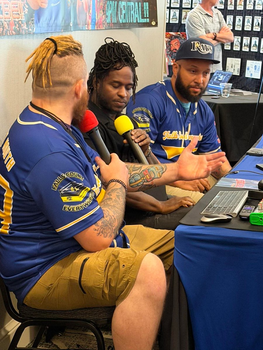 ZachZmiz's tweet photo. Itโs was a great time at SICW Fan Fest 4 meeting @sidneyakeem. We had a chance to speak on @FCEpodcast live form the Fan Fest. Plus a great conversation about our lifeโs journey. Grateful is an understatement, honored to share that time and space. #Wrestling https://t.co/XVAuCwijJg