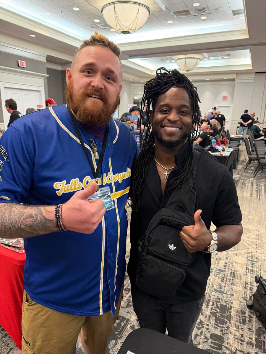 ZachZmiz's tweet photo. Itโs was a great time at SICW Fan Fest 4 meeting @sidneyakeem. We had a chance to speak on @FCEpodcast live form the Fan Fest. Plus a great conversation about our lifeโs journey. Grateful is an understatement, honored to share that time and space. #Wrestling https://t.co/XVAuCwijJg