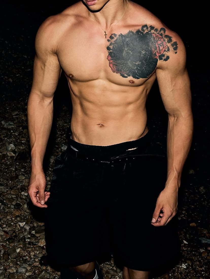 bigcoocke's tweet photo. ⠀⠀⠀
NEW MUSE. BENJIRO TAN.
A BOSS. GYM FREAK. BISEXUAL.
VERSATILE. WILD.
⠀⠀⠀ https://t.co/hwCIlz4hYP
