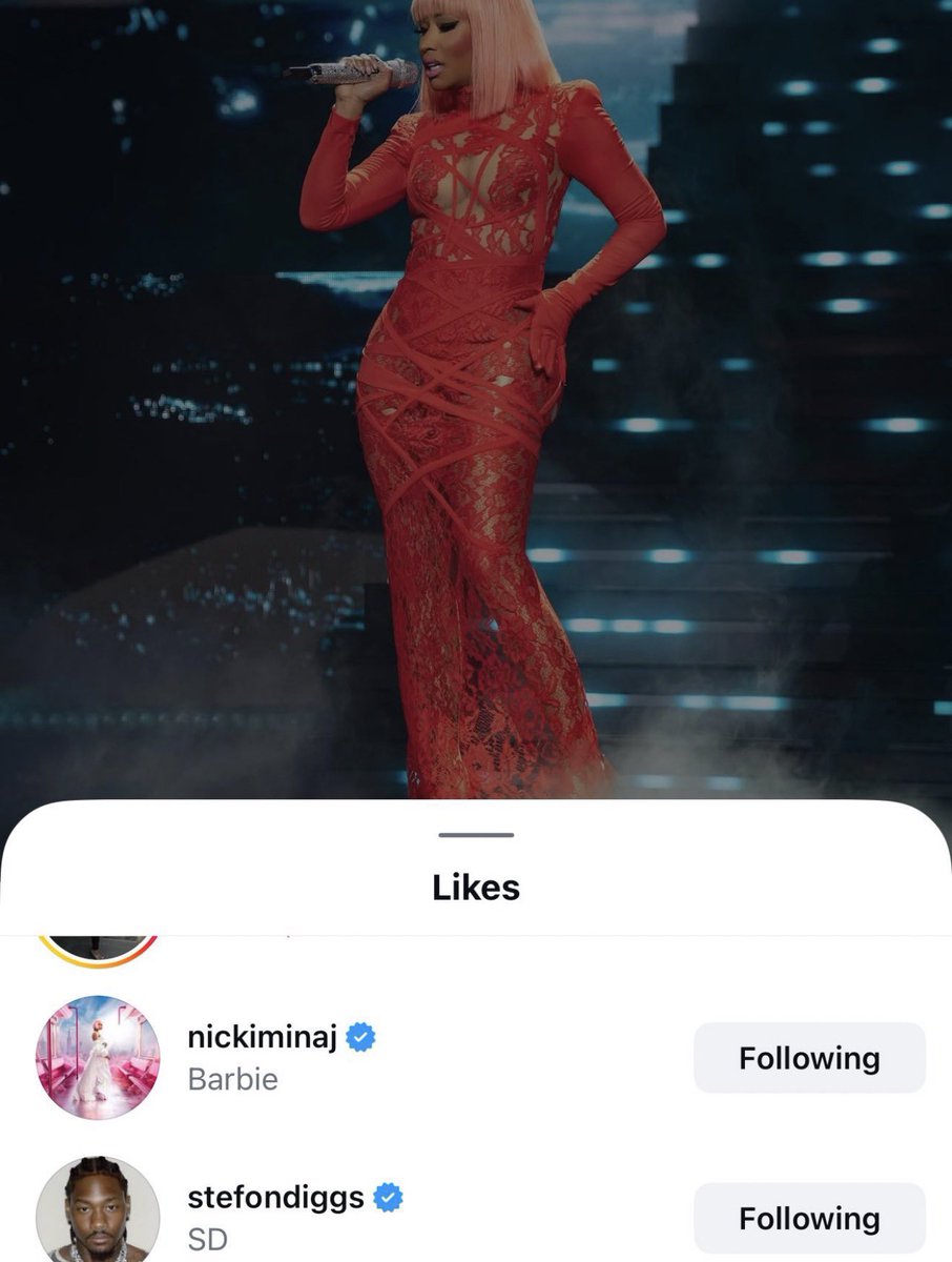 August With The Shade tweet media