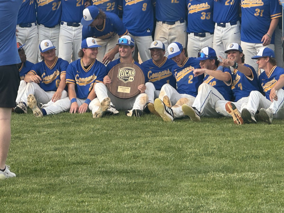 TheD17Fuzz's tweet photo. Region 24 Pod-C champs https://t.co/kqo9MQ9cx0