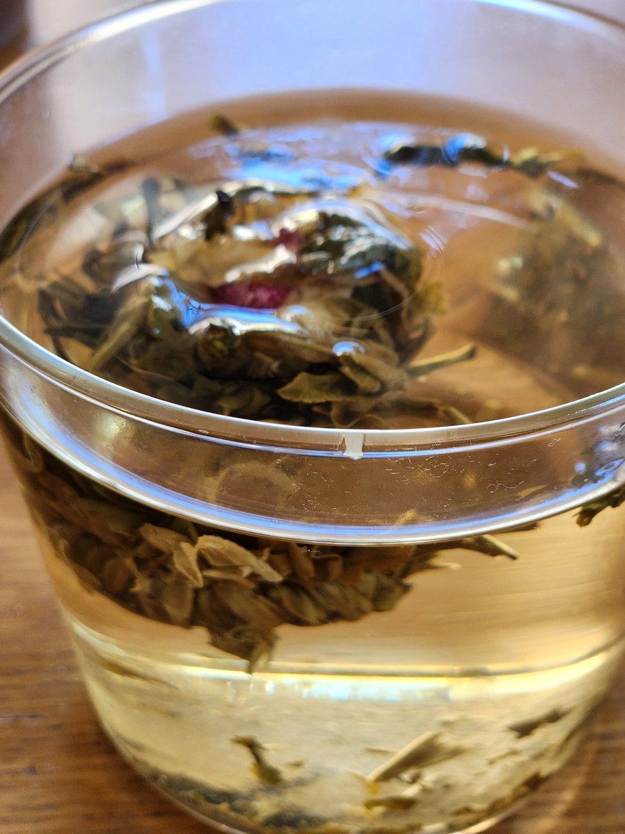 朝の一息
花咲くタイプのジャスミン茶