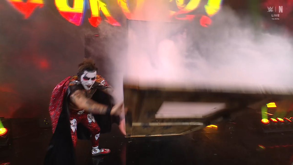 EliteClubS0B's tweet photo. DANHAUSEN’S TAG TEAM PARTNER IS A MINI CLONE OF DANHAUSEN.

THIS HAS TO BE A SWERVE 😭

#WWEBacklash https://t.co/FJY0JeyH7v