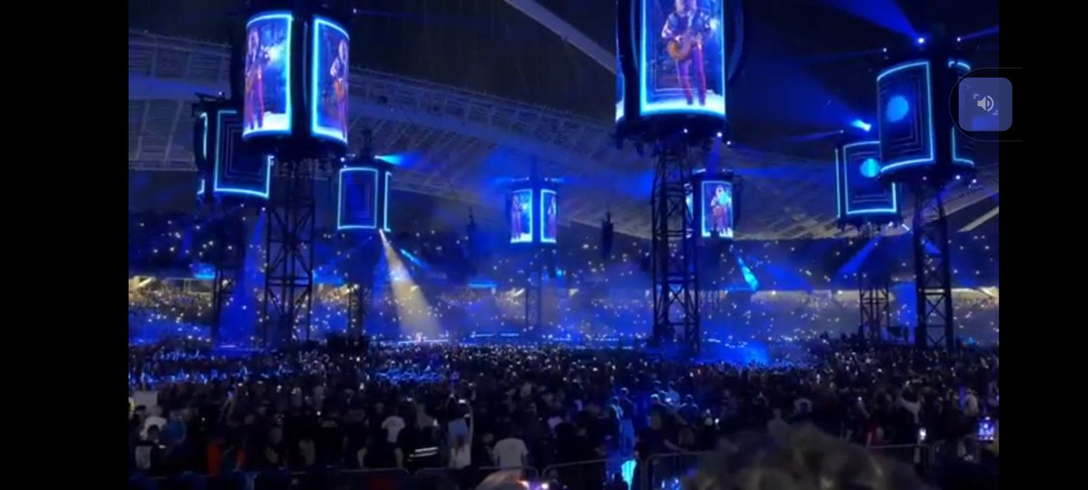 giomar98436501's tweet photo. #metallica family είπε ο James &amp; πράγματι στην αρένα είδα οικογένειες με παιδιά, παρά πολλούς νέους &amp; πολλούς original fans των 80's. Απίστευτη διάθεση στην αρένα αλλά &amp; στις κερκίδες με το συγκρότημα να δίνει ένα υπέροχο αψεγάδιαστο σόου.Έγινα για 2ωρες ξανά 20αρης &amp; ήταν σουπερ https://t.co/SH4PCtAIq8