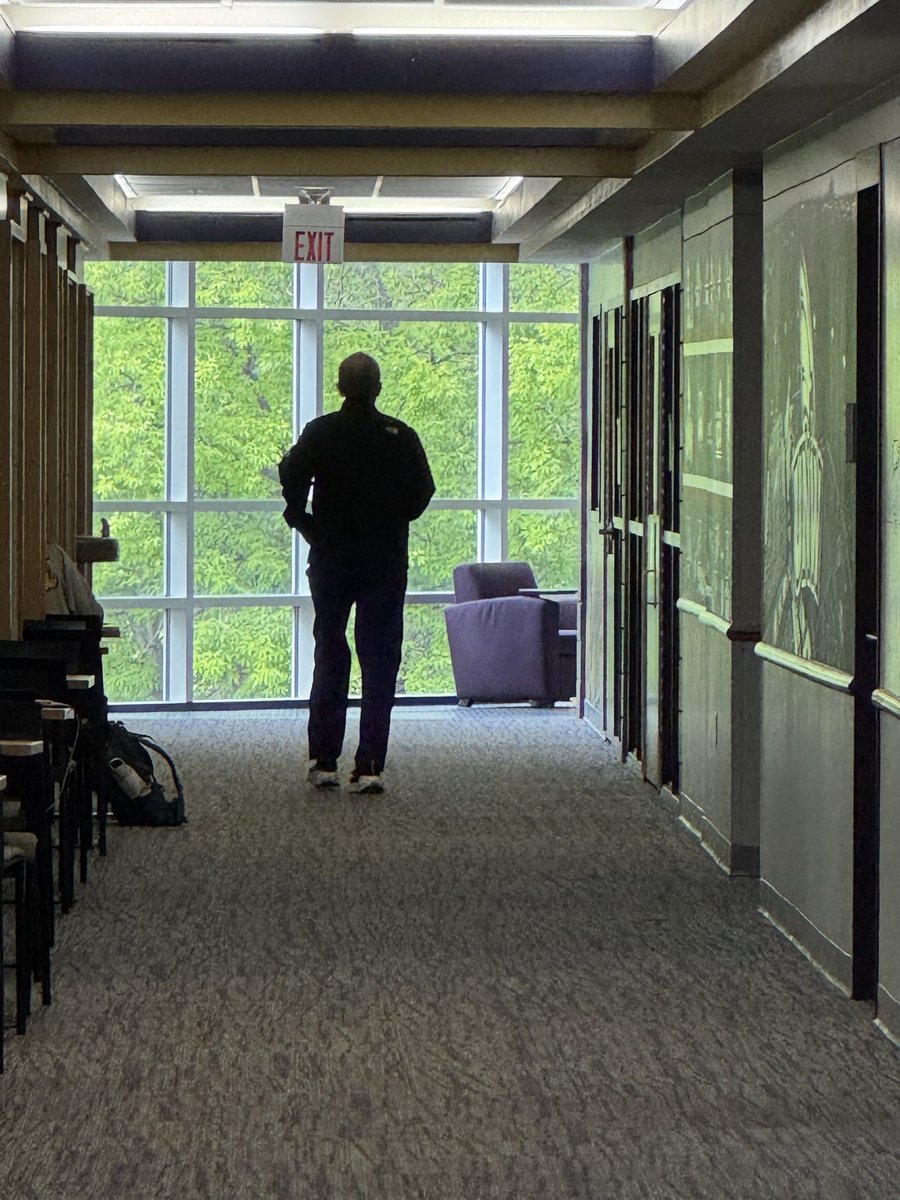UNW_AD's tweet photo. Yesterday Coach Grosz walked down this hallway for the last time as UNW’s coach. He takes with him 26 years leading hundreds of young men, 475 wins, 9 NCAA berths. We will miss most is his love for his colleagues, his teams, his Savior, and UNW. @CoachGrosz @unwmbb @unweagles https://t.co/zmoun8XXOF