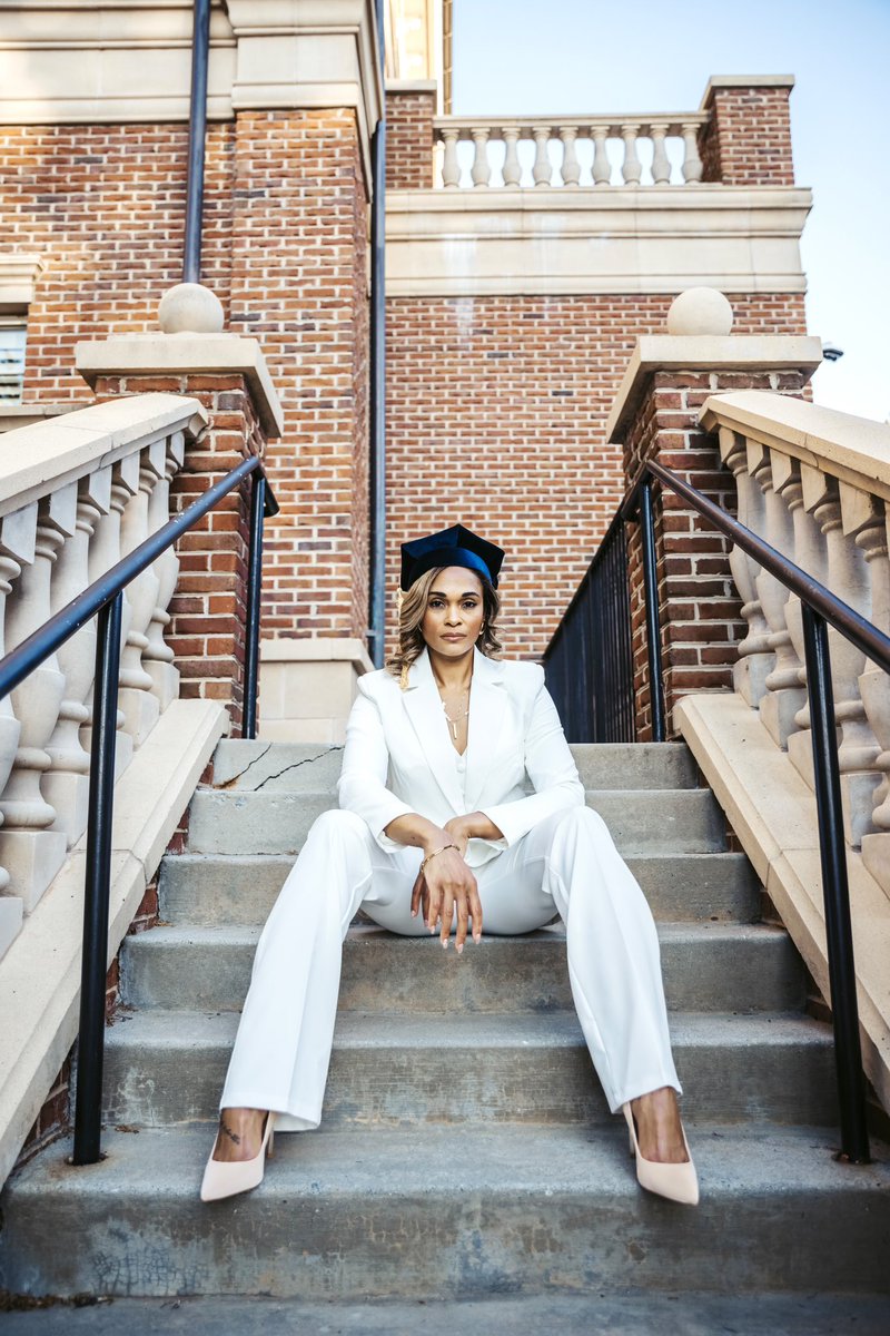 CoachDes_27's tweet photo. I know Who I am and Whose I am… 

#DoctorateDegree #BlackWomenInLeadership #PurposeDriven #ETSUGraduate https://t.co/sGmod7Mtpk
