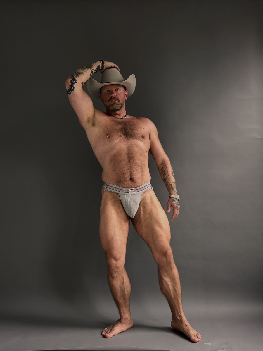 BooneBronsonNYC's tweet photo. Cowboys are frequently, secretly fond of each other. https://t.co/LSMXaYjuyn