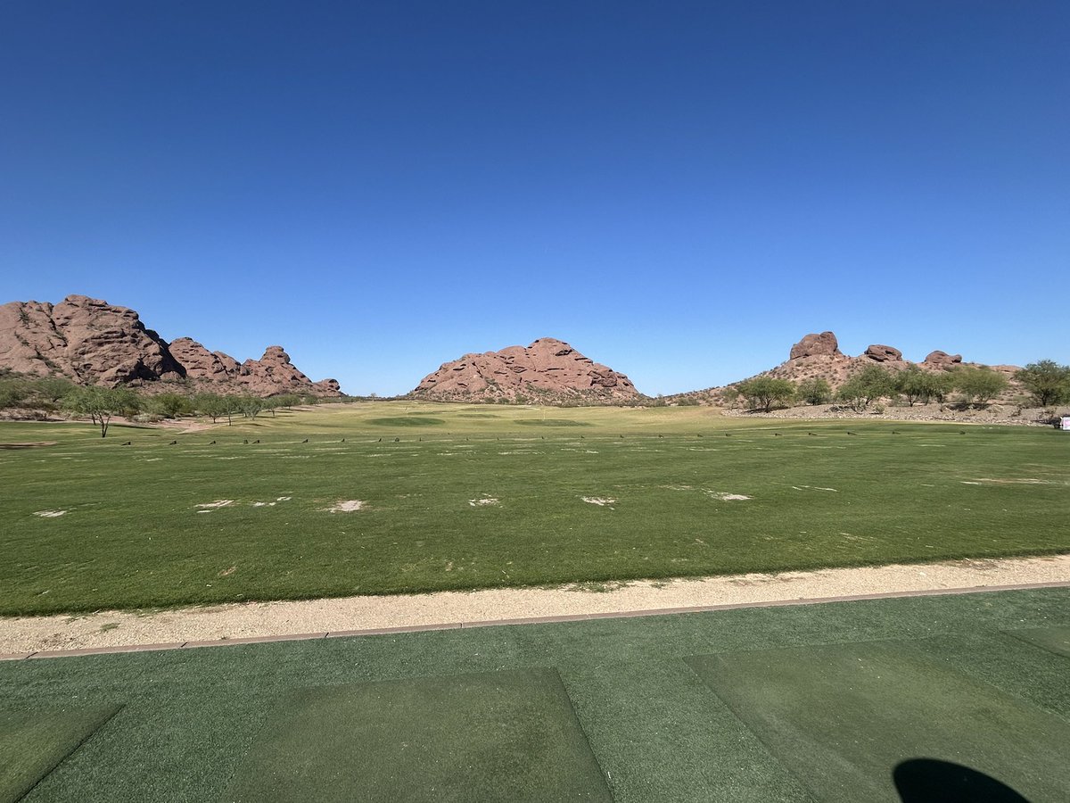 16thholedevil's tweet photo. Summer has officially arrived. Evidence? Zero people on the practice tee at Papago at 3:30 on a Saturday. https://t.co/OqSuPT5ber