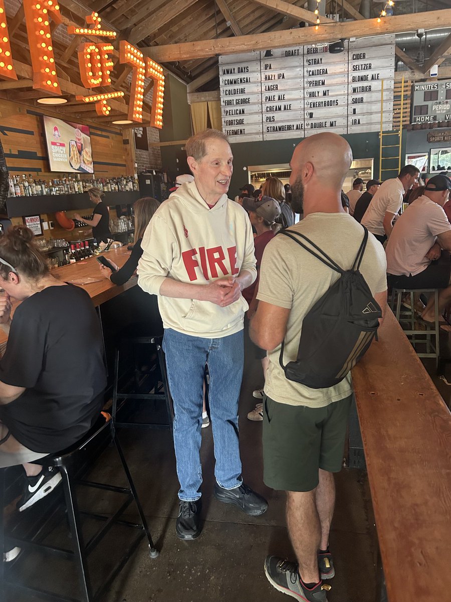 Ron Wyden tweet media