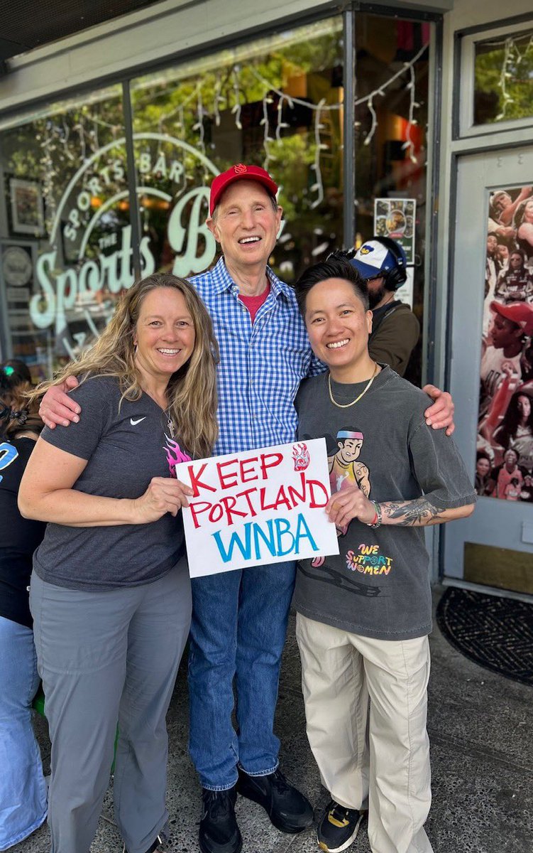 Ron Wyden tweet media