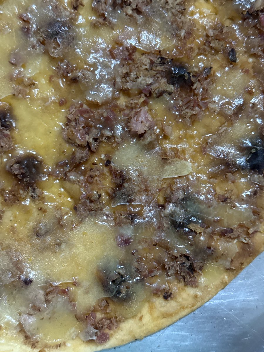aí você pede uma pizza no 99 e recebe essa coisa