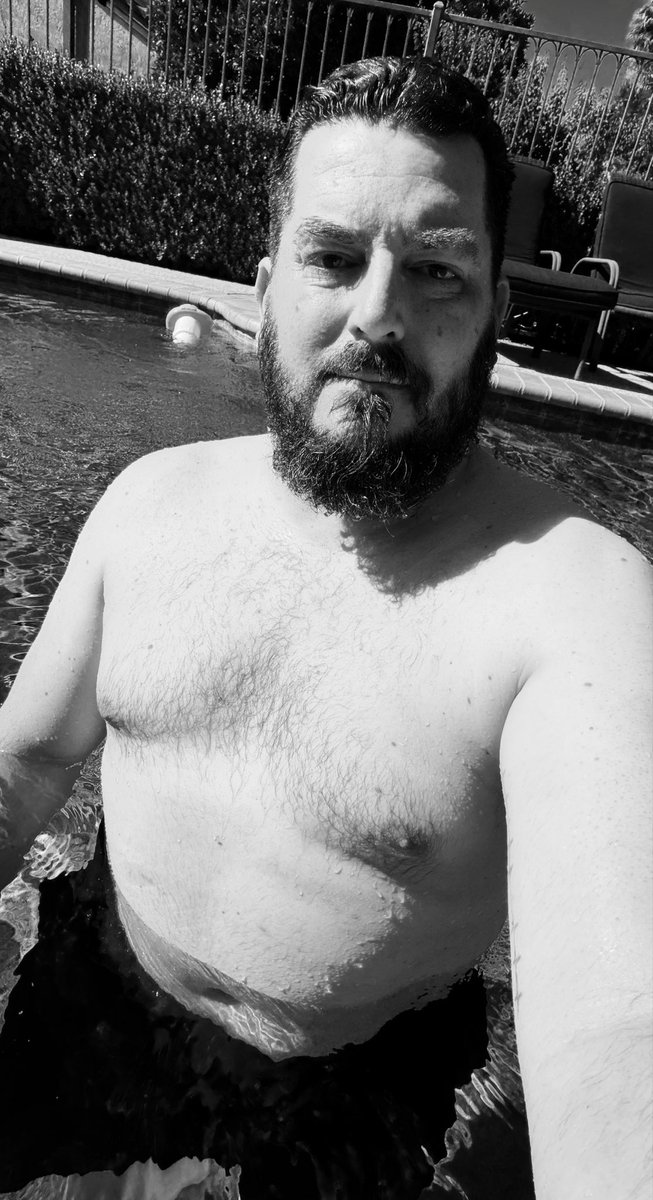 JonTheAverage's tweet photo. After a day of doing different projects around the house, a dip in the pool is exactly what’s needed. https://t.co/jevlW77iuH