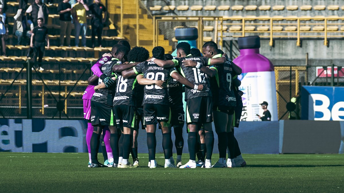 NestorHRpo's tweet photo. NACIONAL GANO, PERO NO GUSTA.

El objetivo del fútbol es ganar, pero las formas importan mucho porque te dicen si van por buen camino la expresión de fútbol y la realidad es que Nacional depende de la buena tarde de individualidades, hoy por ejemplo Morelos realizó una tremenda asistencia para que Rengifo definiera y con ese gol se termina ganando un partido en el que el verde nunca fue superior, simplemente fue practico y desperdició muchos goles.

Las dudas y las criticas son validas de parte de la hinchada, por eso pregunto creen en Nacional para ganar la estrella 19 ? los leo 👀

#VamosMiVerde #BitácoraVerdolaga