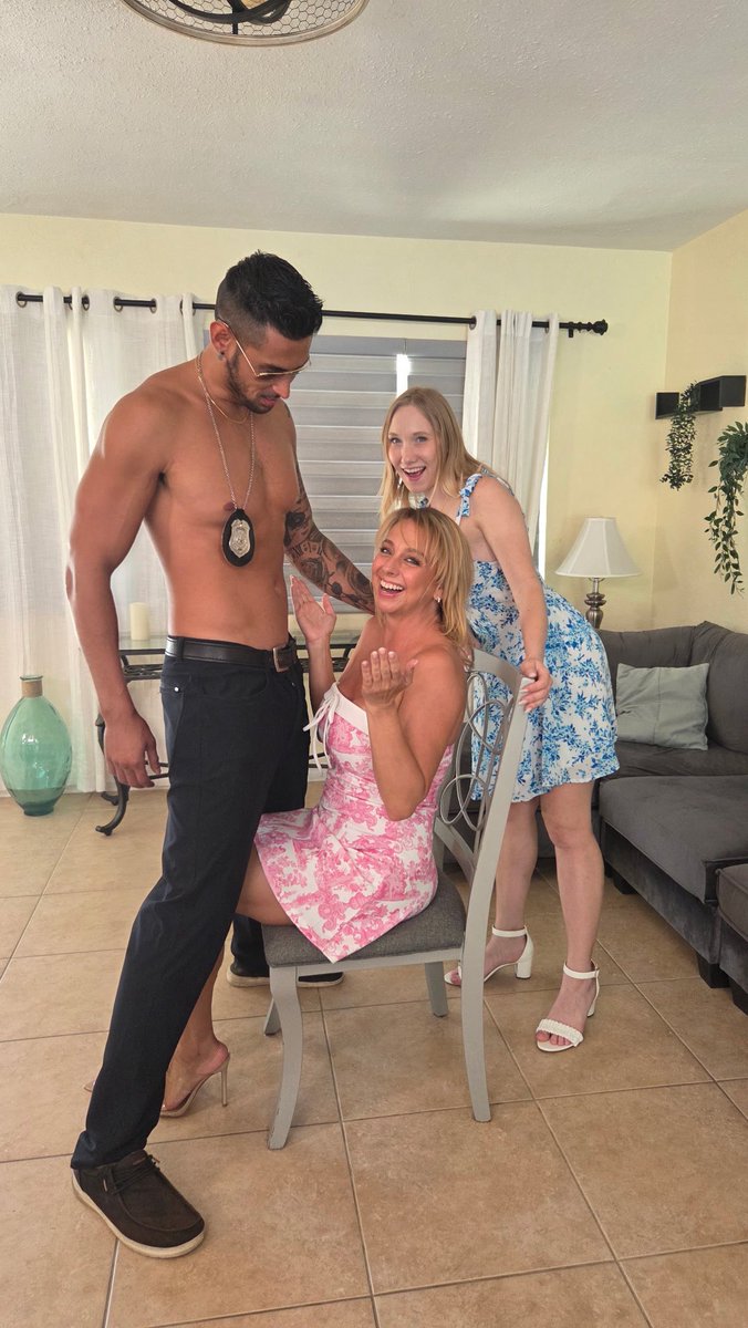 itsmckennalynn's tweet photo. BTS from set! Your going to love this mother’s Day special 😈 @NookiesOfficial @Fit_Skywalker @goddessbrianna1 

#familybonding #actor #bts https://t.co/W1I8LvLFqy