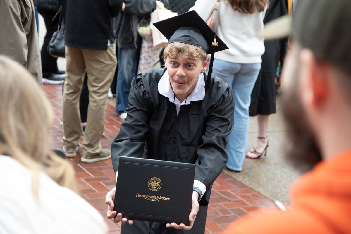 ZachFrailey's tweet photo. Spring 2026 commencement ✅ https://t.co/CoVIeMtoNR
