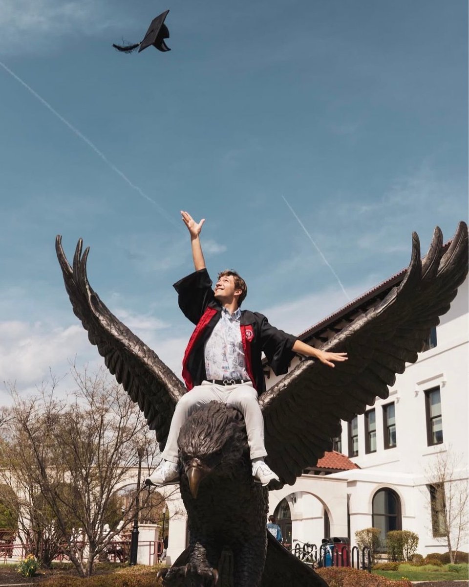 montclairstateu's tweet photo. We lowkey did that 🎓 #MontclairGrad https://t.co/io0Wzv1Z8l