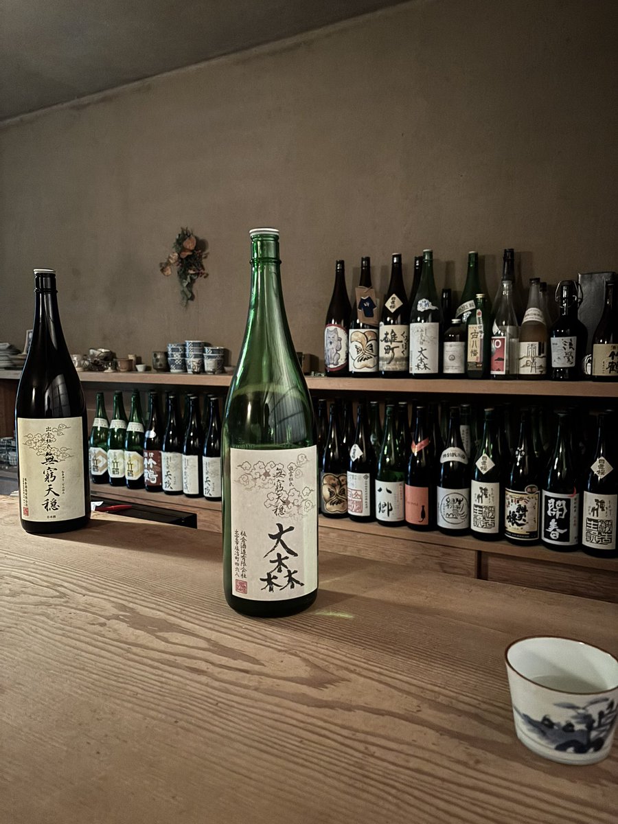 sugarboxere's tweet photo. 酒場の風景 https://t.co/a00Q4Sq0Fj