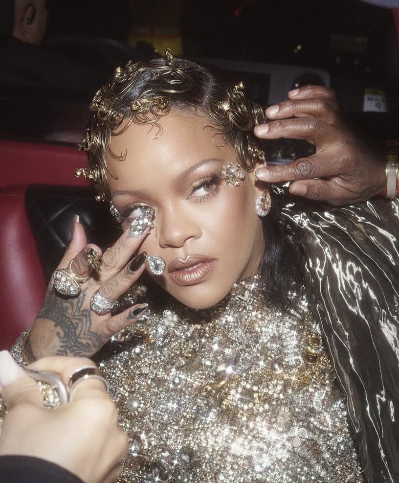 Rihanna | HQ tweet media