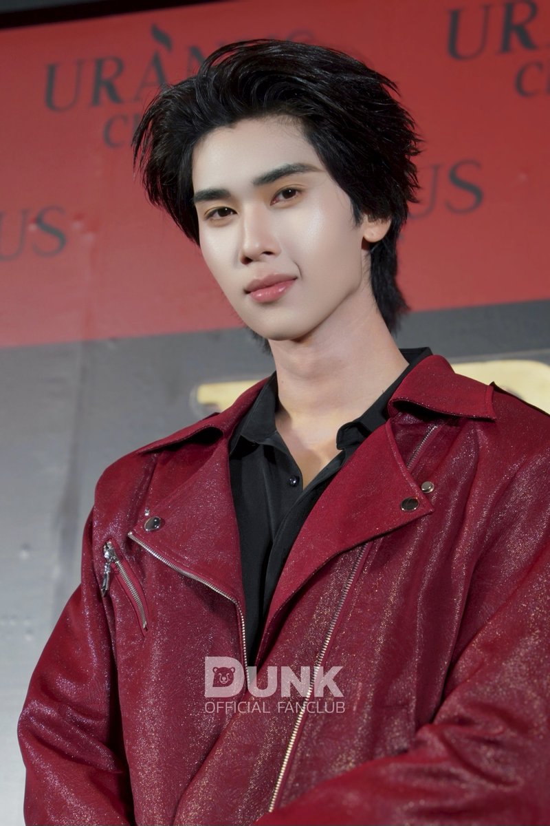 มองและยิ้มให้อย่างงี้ เราจะไปไหนรอด

DUNK X URANUS THAPRA

#UranusClinicxDunk