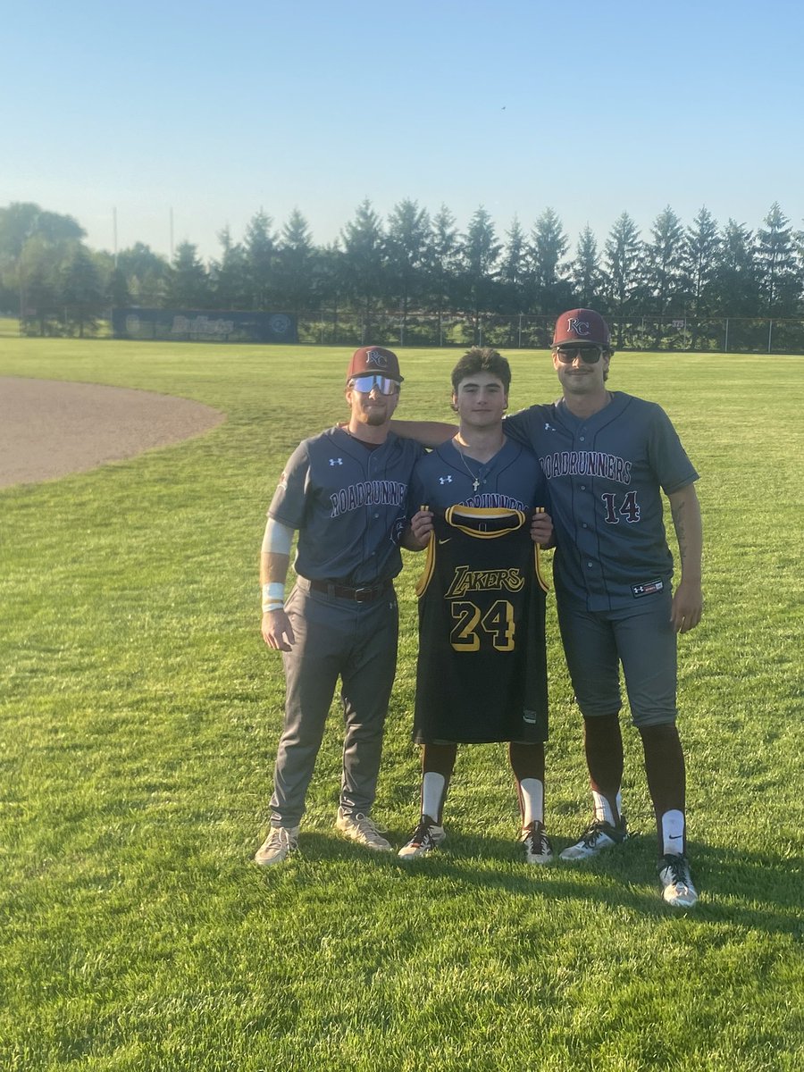 rcnj_baseball's tweet photo. Birds improve to 29-12 after a sweep over Gettysburg, 7-1 and 8-3. #Mambentality POGs:
Game 1: John Hacker - Win (7), CG, 1 R
Game 2: Kevin Penny - Win (3) - 8 scoreless in relief, 1 H
Zach Novakowski - Down 3 in the 9th w 2 outs, Zach launched his 8th HR of the year to tie it up https://t.co/RynjEwek2j