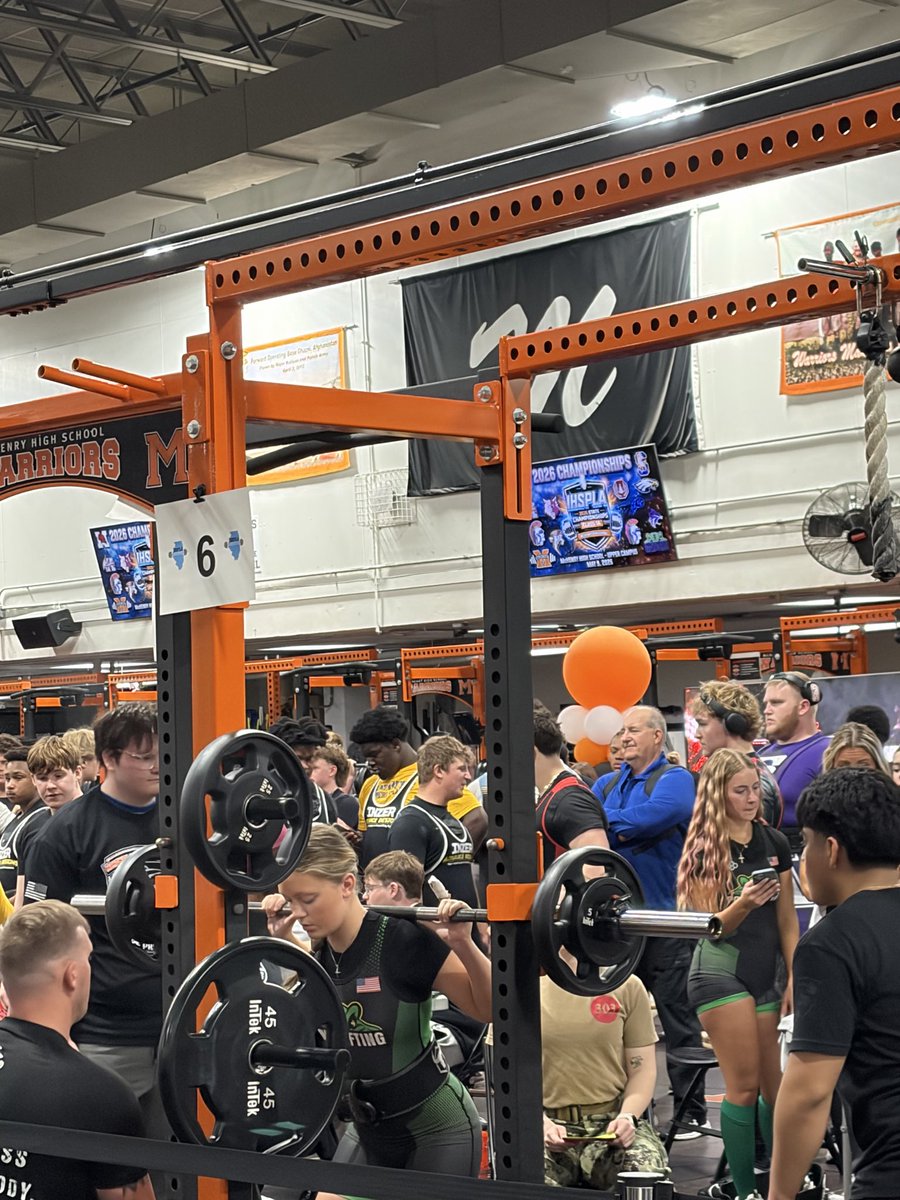 reaganwalsh2029's tweet photo. So excited to compete as part of the @CLsouthathletic Powerlifting team at State today. Such an awesome new experience pushing limits, supporting the team and achieving two PRs! #DiamondStrong @WD14UJS 💪🔥 https://t.co/mZ1DtcRb5v