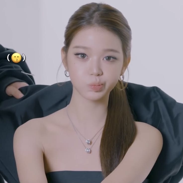 no context wonyoung tweet media