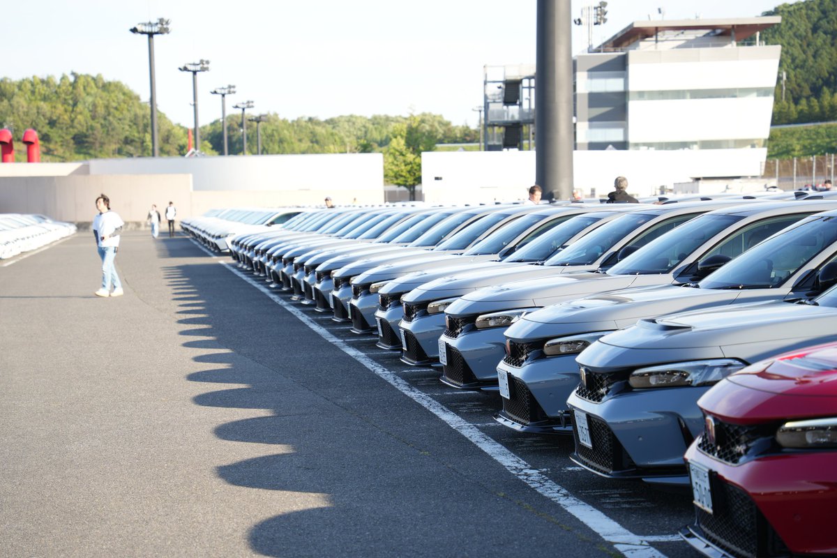 fl5_0607's tweet photo. #タイプR全国オフで会いました2026
#HondaAllTypeRWorldMeeting2026
今年で最後のオーバルコースのパレードランに参加できて本当によかった✨️
天気もよく出店企業さんも多くて1日楽しめました😀
運営のみなさんも参加したみなさんもお疲れ様でした！ https://t.co/lgtmno8UEW