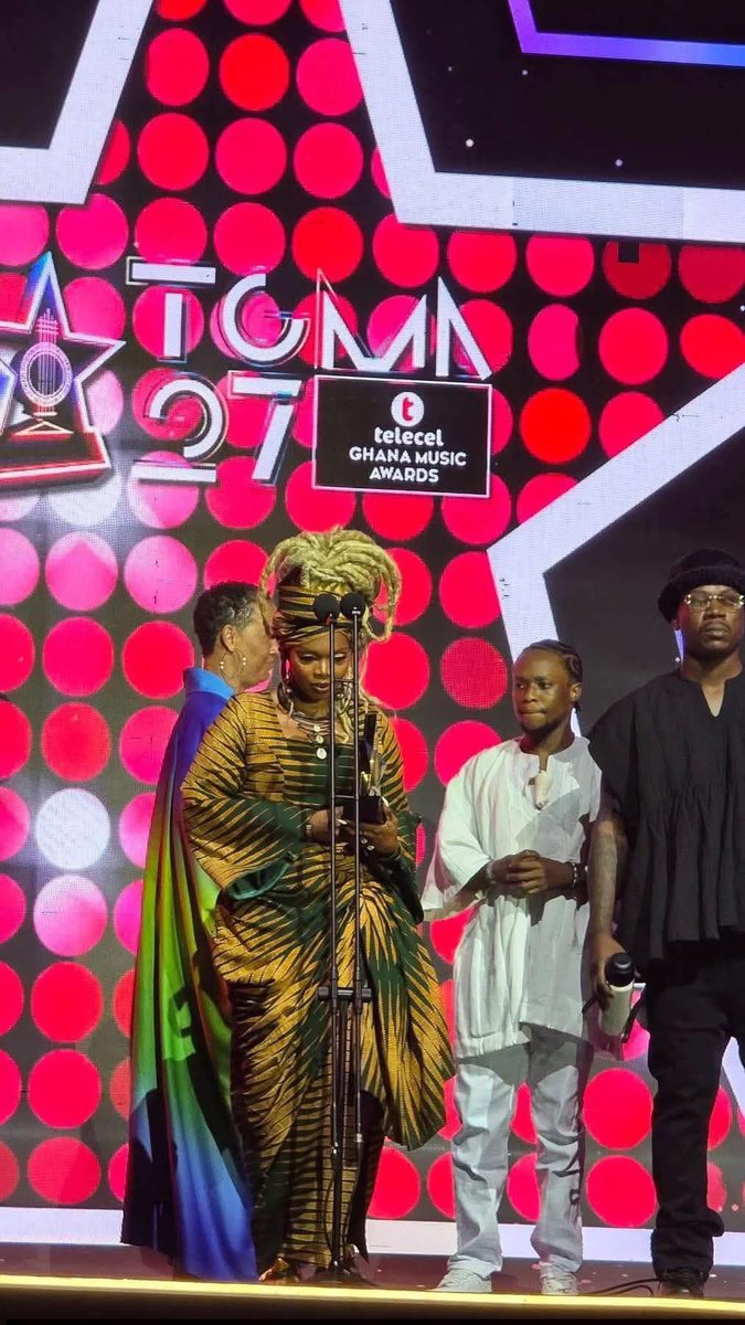 SpacesWithEwes's tweet photo. #EweSpace: Enam Music wins the Best Female Vocal Performance of the Year

Congratulations, @enammusic__ 
💐💐💐 https://t.co/EDnm427l3X