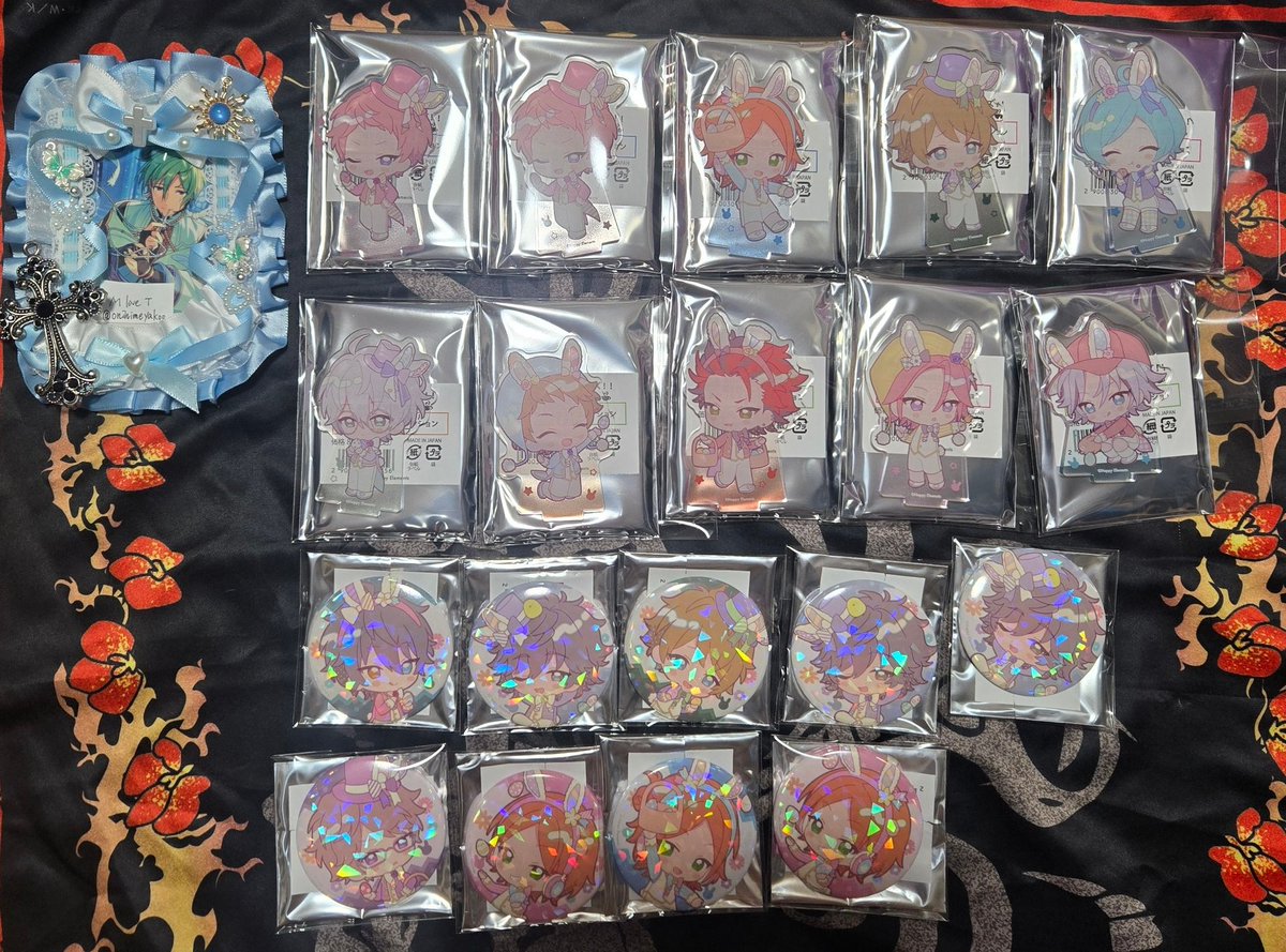 onihimeyakoo's tweet photo. 【交換/譲渡】 あんスタ アニカフェ アクスタ 缶バッジ シール

譲)宗 みか  ひなた ゆうた 翠 奏汰 カンナ 光 紅郎 こはく 維吹 陣 章臣 藍良 友也

求)アクスタ→定価
缶バッジ→定価
シール→1枚200円

郵送or都内手渡し。1点～可能です。今回送料は不要です。
お気軽にお声掛けください🌸 https://t.co/ovZtckzW6Z