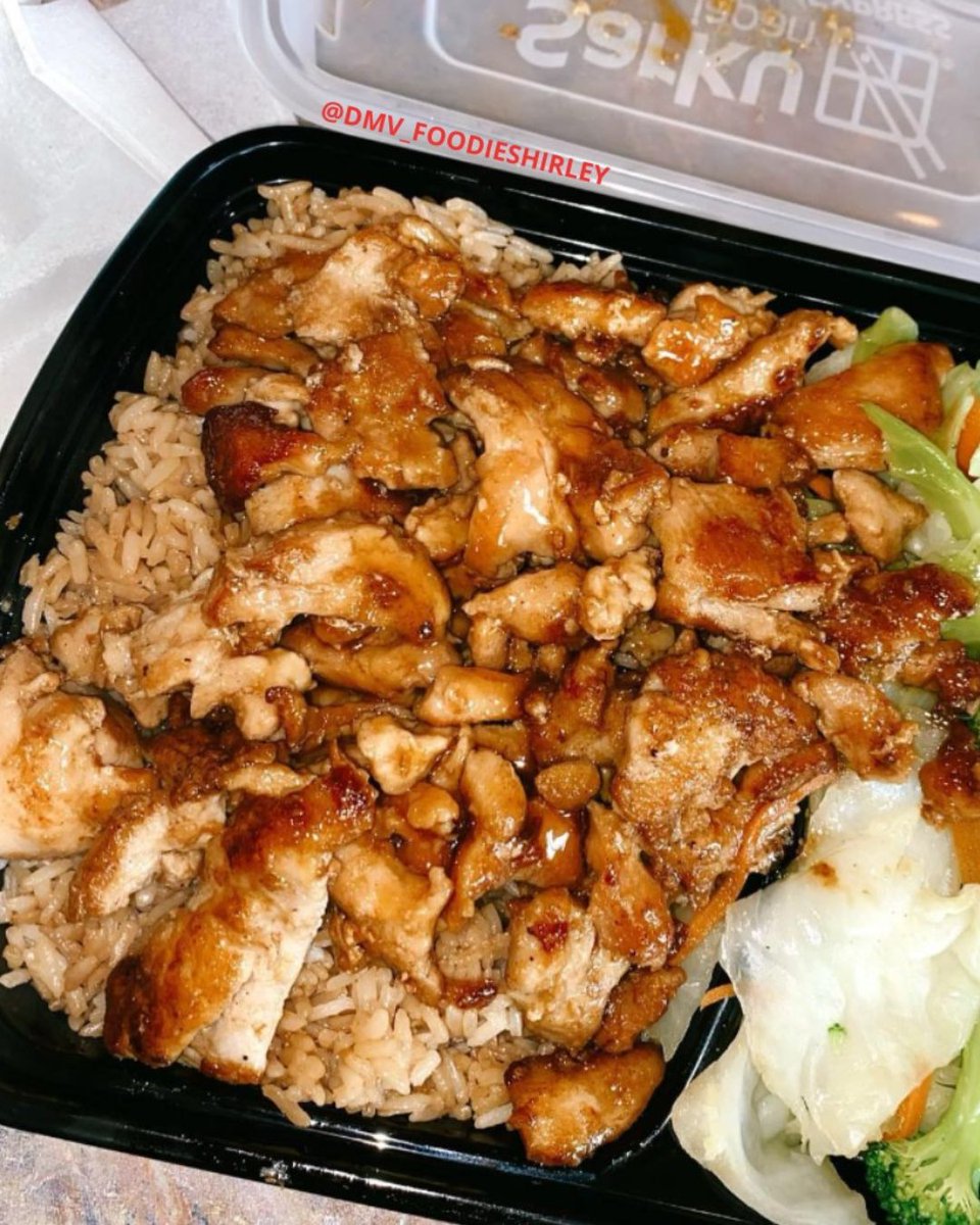 SarkuTweets's tweet photo. Perfect for the days when you are on the move. Your hot meal is ready for pick up whenever you are. (≧◡≦)

Order here: https://t.co/ZiITuj7sAf
📸 @dmv_foodieshirley https://t.co/Yzw9XXxekN